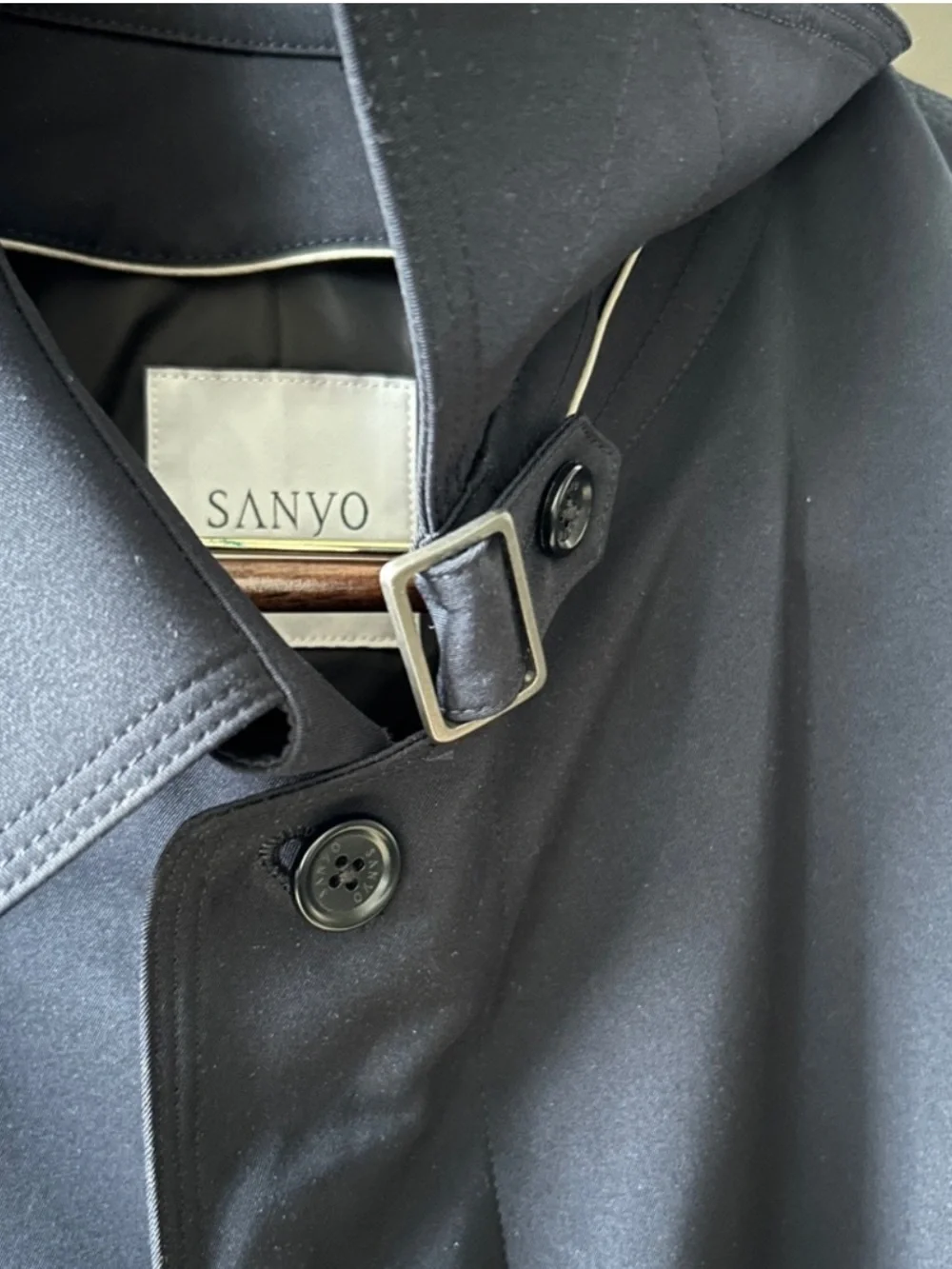 Sanyo Men’s Navy Raincoat Car Coat Hidden Placket Throat Latch